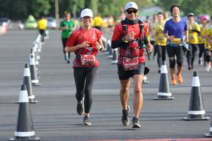 BIB: 0311, 0267
                            <button type="button" onclick="openModal(5246877)" class="btn btn-primary btn-sm float-right btn-popup" data-toggle="modal" data-target=".modal-high-quality">
                        <i class="fas fa-shopping-cart"></i> Add to Cart
                    </button>
                                            <button type="button" onclick="isThisMe(5246877, true)" class="btn btn-success btn-sm float-right btn-popup btn-isme hidden" data-toggle="tooltip" data-placement="bottom" title="นี่คือรูปของคุณใช่ไหม คลิกที่นี่เพื่อเอาเข้าอัลบั้ม">
                        <i class="fas fa-plus"></i> Add to album
                    </button>
                    <button type="button" onclick="isThisMe(5246877, false)" class="btn btn-warning btn-sm float-right btn-popup btn-isnotme hidden">
                        <i class="fas fa-ban"></i> Remove from album
                    </button>